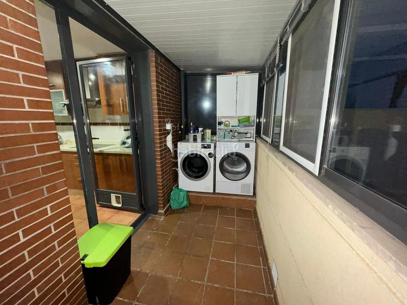 Foto fd813631-21a8-4e0f-884a-fda07b68cbe0. Maison jumelée avec chauffage dans nuevo Cáceres Cáceres