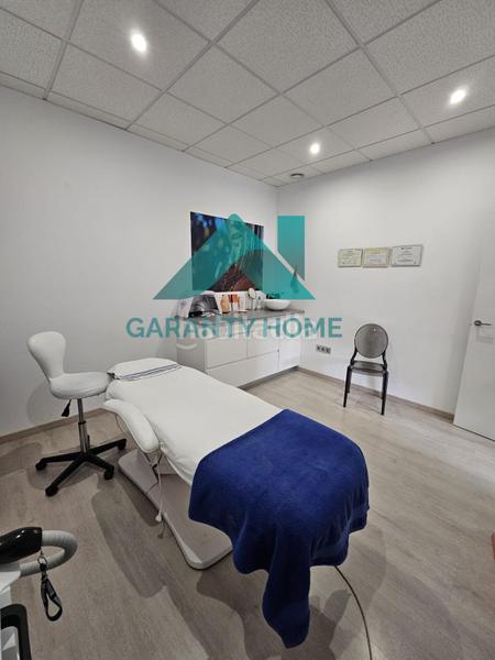 Foto 5b677760-342f-449a-ab17-26b1b429337c. Alquiler local comercial se alquila local comercial reformado en zona eroski listo para entrar en Cáceres