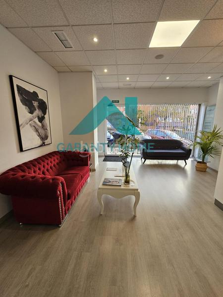 Foto 74229d5e-4ab5-4447-89e6-0a896ffa2c15. Alquiler local comercial se alquila local comercial reformado en zona eroski listo para entrar en Cáceres