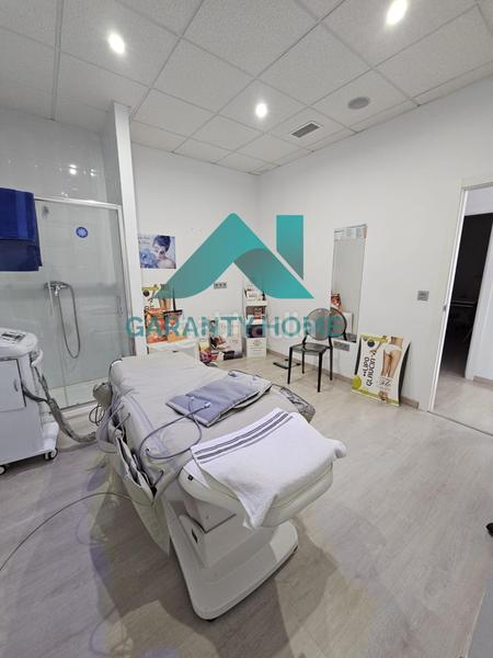 Foto d352523d-cd02-4d12-87d4-274b1c85c88a. Alquiler local comercial se alquila local comercial reformado en zona eroski listo para entrar en Cáceres