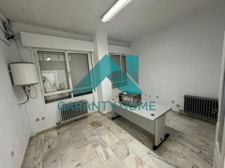 Alquiler Oficina en Casco Antiguo. Se alquila oficina junto al parque del príncipe