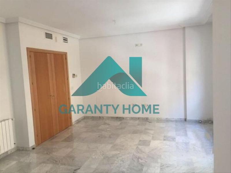 Foto 0d854b7b-eb06-45c7-a86b-14d59f44b51c. Rent office space with heating in Centro Cáceres