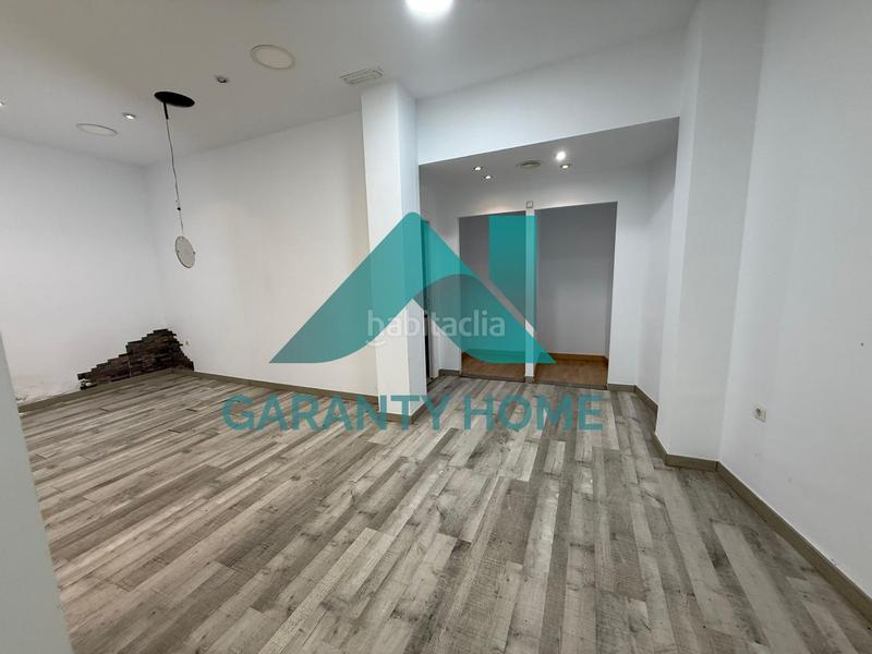 Foto 10fca817-a154-43d0-8877-7fefba311814. Alquiler local comercial se alquila local comercial en antonio hurtado! en Cáceres