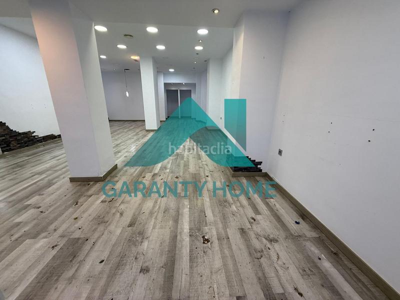 Foto 9e1aefed-b11f-4ef9-b3d5-71451f77a875. Alquiler local comercial se alquila local comercial en antonio hurtado! en Cáceres