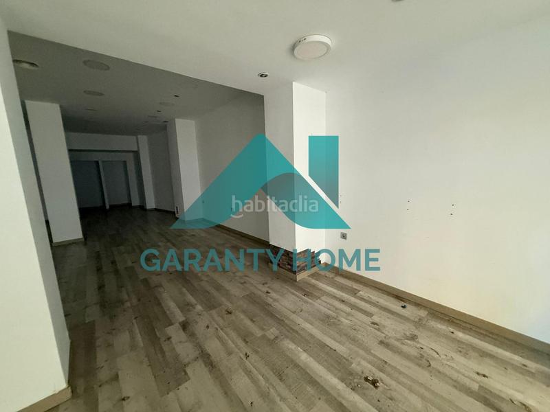 Foto cc96f5f4-234f-4c60-8078-f86a07ae8d3e. Alquiler local comercial se alquila local comercial en antonio hurtado! en Cáceres