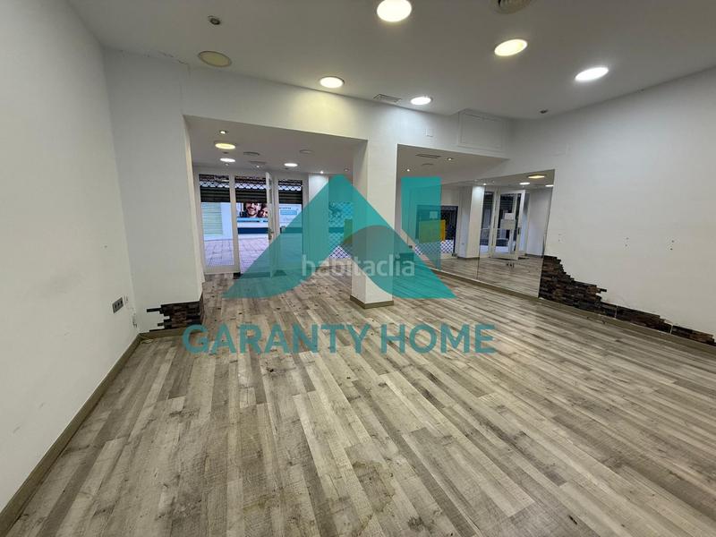 Foto 9b389569-28bc-4fe0-91c6-465c4c72ee24. Location local commercial dans Centro Cáceres