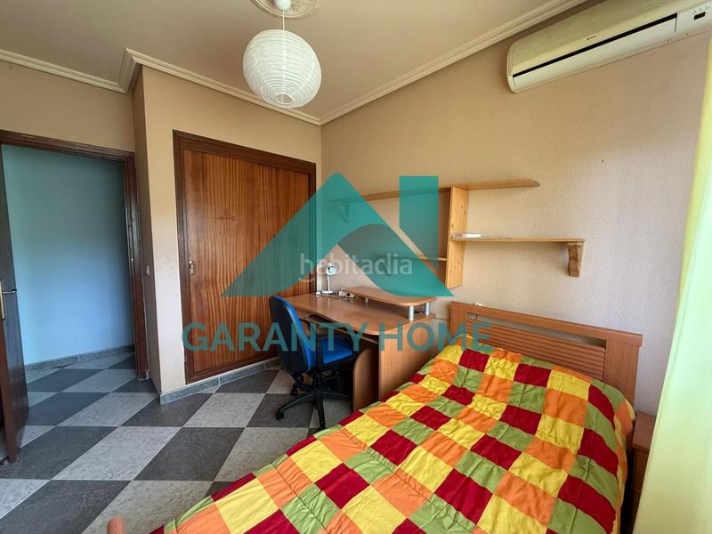 Foto 26151bf8-bf73-4b3f-9b1f-1ff2f1f40872. Alquiler piso se alquila piso amueblado en san blas! en Cáceres