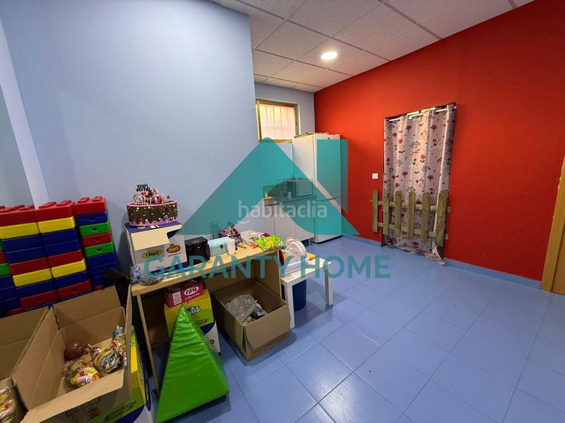 Foto aeee1d4c-27e3-440b-9c4f-79741a877f1e. Alquiler local comercial  en zona moctezuma amplio y versátil en Cáceres