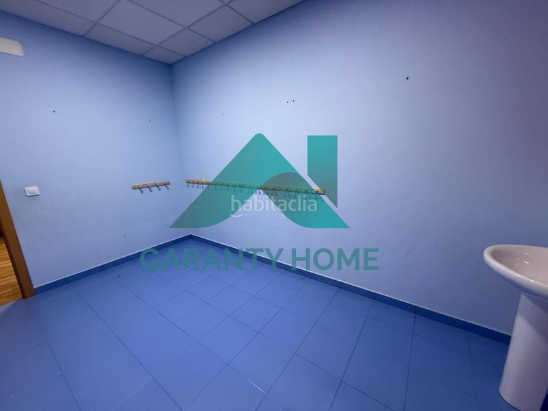 Foto c4beed7f-8157-41ff-9983-bf200e7a70cf. Alquiler local comercial  en zona moctezuma amplio y versátil en Cáceres