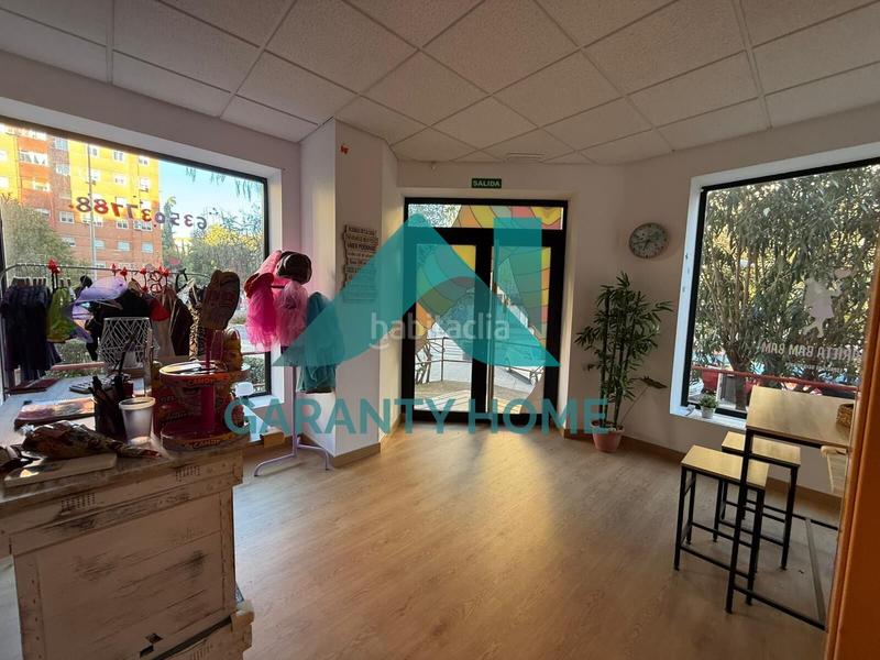 Foto 4d3d45f2-42fe-494c-8acc-bc2537f81711. Lloguer local comercial a Centro Cáceres