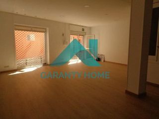 Lloguer Local Comercial a Casco Antiguo. Se alquila local comercial en pleno centro