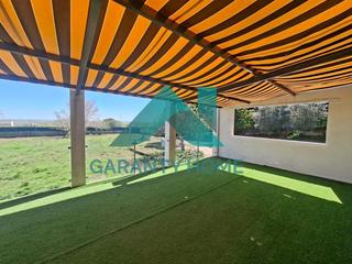 Casa a Sierra de Fuentes. Parcela con vivienda y árboles frutales en sierra de fuentes!