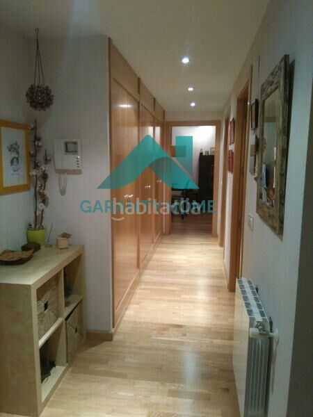 Foto 109b7d32-2099-4e26-b044-fcef01abc07e. Apartament amb calefacció aparcament a Centro Cáceres