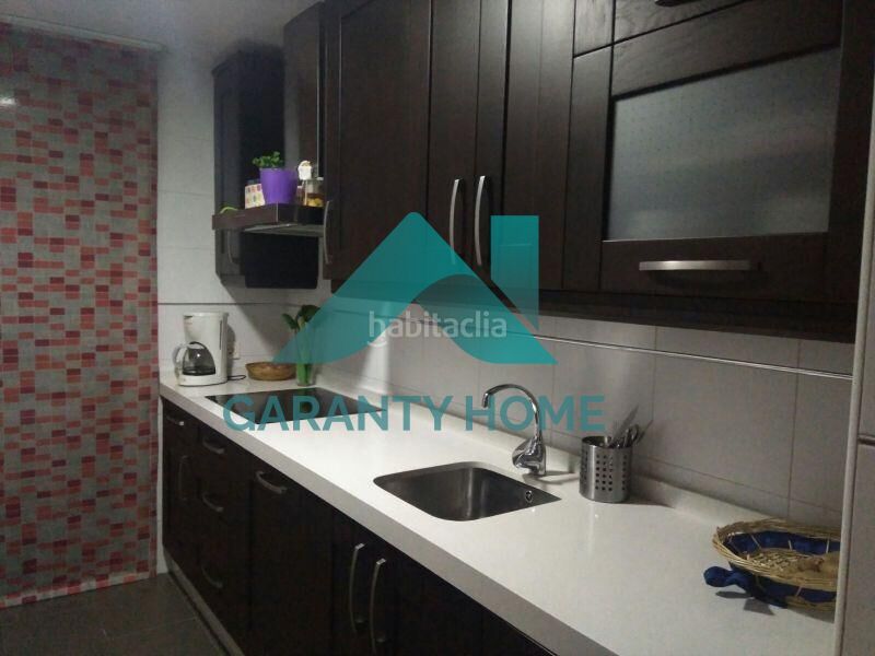 Foto 65dded6c-84c0-448d-aeb5-1f6715069b7a. Apartament amb calefacció aparcament a Centro Cáceres
