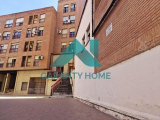 Appartement à Centro. Planta baja en zona colón  cáceres!