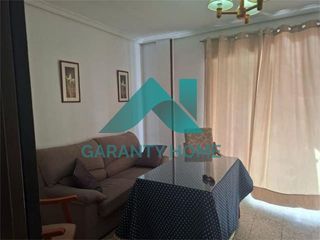 Rent Flat in Casco Antiguo. Se alquila piso reformado y muy luminoso en colón