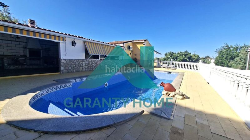 Foto d288b23b-eb43-46c2-95a0-b7450d044284. Xalet amb calefacció aparcament piscina a Malpartida de Cáceres