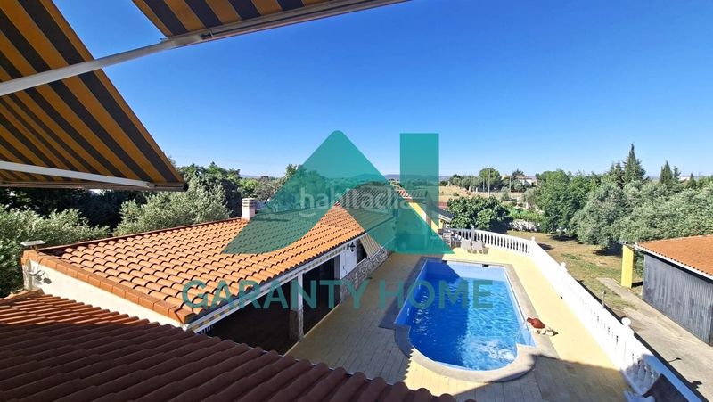 Foto fd082024-37d9-4a62-adc3-c78545e15105. Xalet amb calefacció aparcament piscina a Malpartida de Cáceres