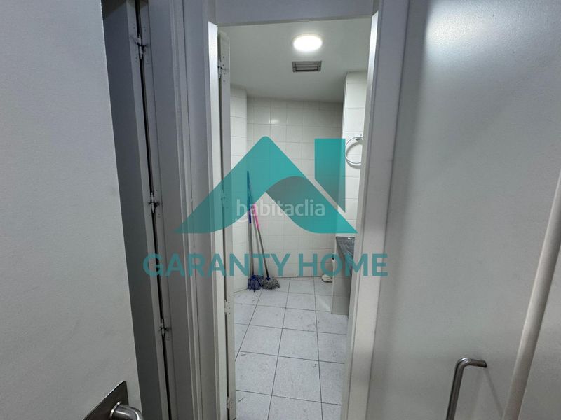 Foto e11622c5-f969-4a7b-962b-3d9ae9d68da0. Local comercial a Centro Cáceres