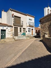 Maison à Trujillo. Venta de casa de dos plantas más cochera en belen  trujillo