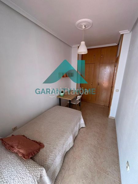 Foto 092e57f6-ccc8-410c-951d-e7b40cfb36fa. Apartament amb aparcament a Casco Antiguo Cáceres