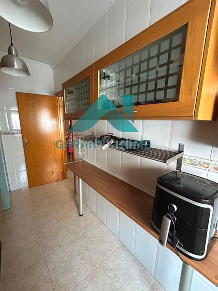 Foto cf411fab-cd4e-40df-9a23-7b4e716f3bc4. Apartament amb aparcament a Casco Antiguo Cáceres