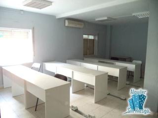 Location Bureau à Centro. Se alquila o se vende local en el centro