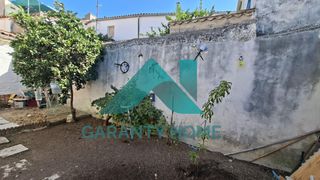 Casa a Arroyo de la Luz. Casa de dos plantas en venta  centro de arroyo de la luz