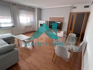 Rent Flat in Centro. Se alquila amplio piso en zona el rodeo!