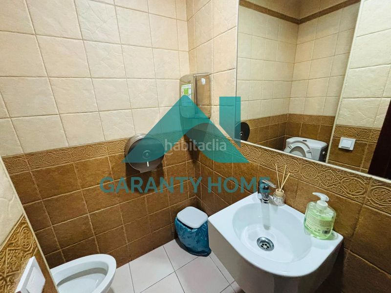 Foto 632825d8-2f8e-4856-a1c6-e43bfd3e70fd. Alquiler local comercial se alquila bar en zona cánovas! en Cáceres