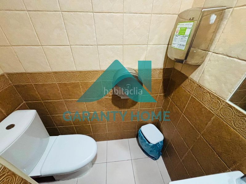 Foto b88f91cf-32bf-40ae-a76e-c490ec85d50e. Alquiler local comercial se alquila bar en zona cánovas! en Cáceres