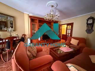 Miete Etagenwohnung in Casco Antiguo. Piso en alquiler en zona colón, cáceres