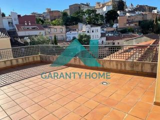 Location Appartement à Casco Antiguo. Piso en alquiler en zona san francisco
