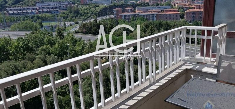 Foto 090a2c94-7235-45af-8e14-ec537ecb92a8. Rent flat with heating in Iralabarri Bilbao