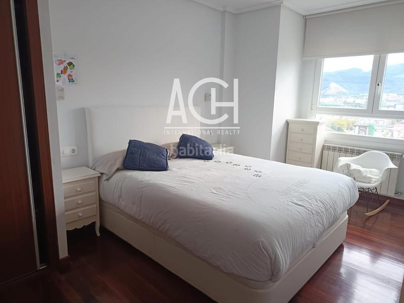 Foto 9d38837c-5674-4e72-a0ce-d9a5b94455eb. Rent flat with heating parking in Barrio de Uribarri Bilbao