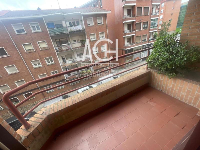 Foto efcc44ad-3a54-4dd1-a137-8258f6be1383. Pis amb calefacció aparcament a Iralabarri Bilbao