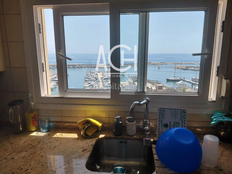 Foto 4900e8ef-9008-4bbc-9f56-7f3e8b9bfe52. Pis amb calefacció aparcament piscina a puerto de Estepona Estepona