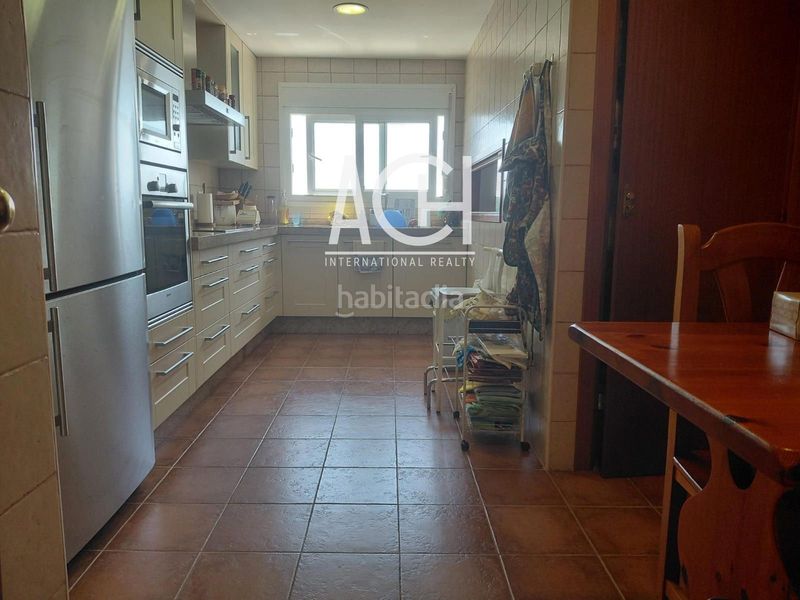 Foto a4ee8677-895c-47f5-889c-6307558944b4. Pis amb calefacció aparcament piscina a puerto de Estepona Estepona