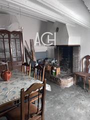 Haus in Calanda. Casa de tres pisos en calanda