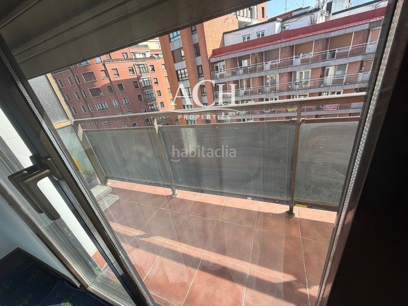 Foto 8aa794da-bf58-405e-8ad9-734f7621d549. Lloguer pis amb calefacció a Alhóndiga Bilbao