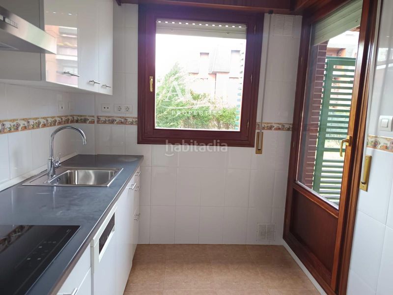Foto 82d309ef-5998-4e0d-96d3-7db9d16ae1af. Rent flat with heating parking in Berango