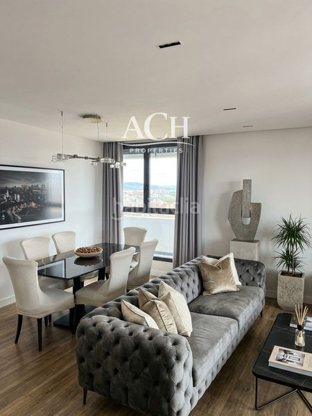 Foto 348de87b-932a-4e03-bd87-4194a87d5028. Rent flat with parking pool in Valdeacederas Madrid