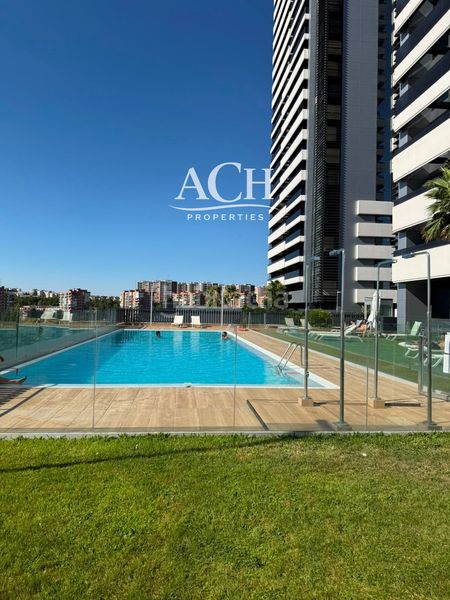Foto 55132b91-4cf2-41c8-84c1-03c4b5984390. Rent flat with parking pool in Valdeacederas Madrid