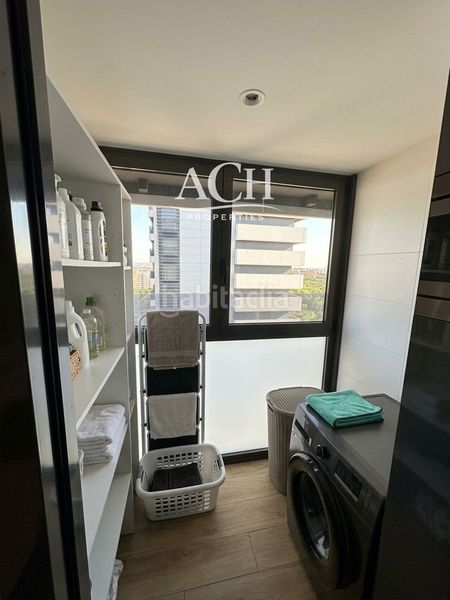Foto 89c1a3f8-6925-44ce-a270-78919aa423f5. Rent flat with parking pool in Valdeacederas Madrid