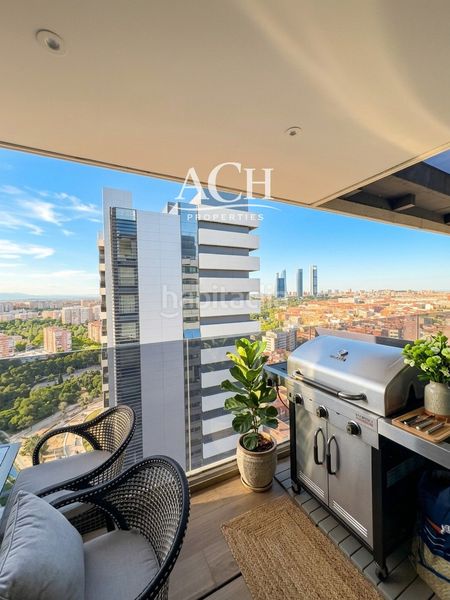 Foto 8e8b0ba3-f4e4-494c-b214-b5f9e2c2b898. Rent flat with parking pool in Valdeacederas Madrid
