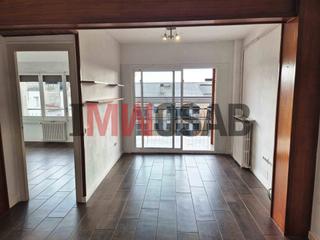 Flat  Carrer d'orient. Piso reformado con plaza de parking – 4 habitaciones y mucha luz