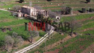 Mas�a en Berga. Encantadora mas�a de piedra con 20 ha en venta en berga � gran o