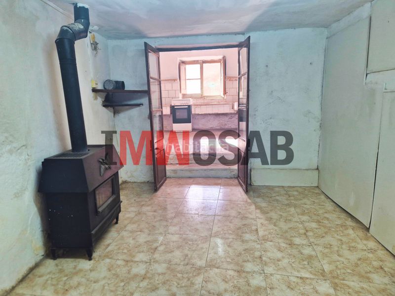 Foto e0a2fe79-bea5-4627-904a-15956243f437. Casa adossada a Prats de Lluçanès