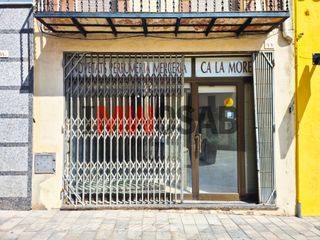 Reihenhaus  Carrer major. Casa unifamiliar para reformar a tu gusto en el centro de prats