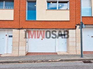 Reihenhaus  Carrer bruc. Casa unifamiliar prats de lluçanès